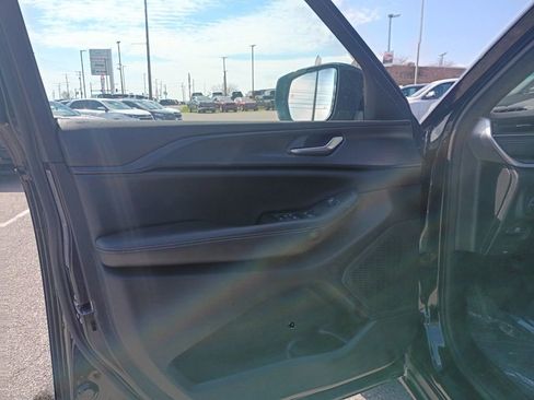 Used 2023 Jeep Compass Sport image 18