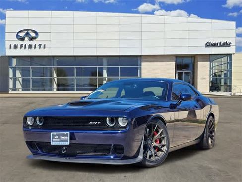 Used 2016 Dodge Challenger SRT Hellcat image 1
