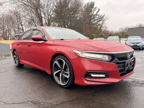 Used 2018 Honda Accord Sport image 3