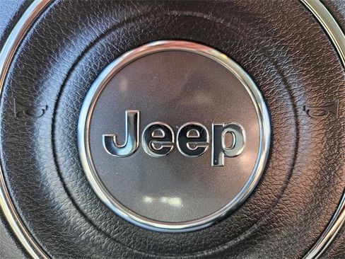 Used 2023 Jeep Renegade Latitude image 26