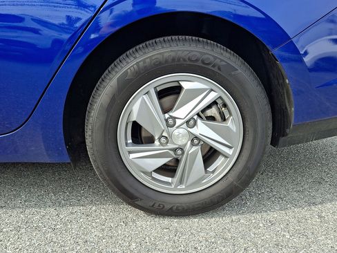 Certified 2024 Hyundai Elantra SE image 9