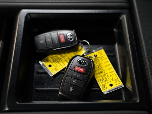 Used 2025 Toyota Tundra SR5 image 33