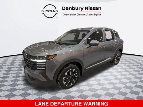 Certified 2025 Nissan Kicks SV w/ SV Premium Package AWD/4WD image 8