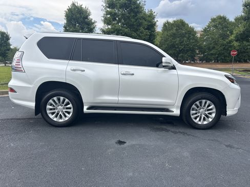 Used 2023 Lexus GX 460 Premium w/ Premium Plus Package AWD/4WD image 10