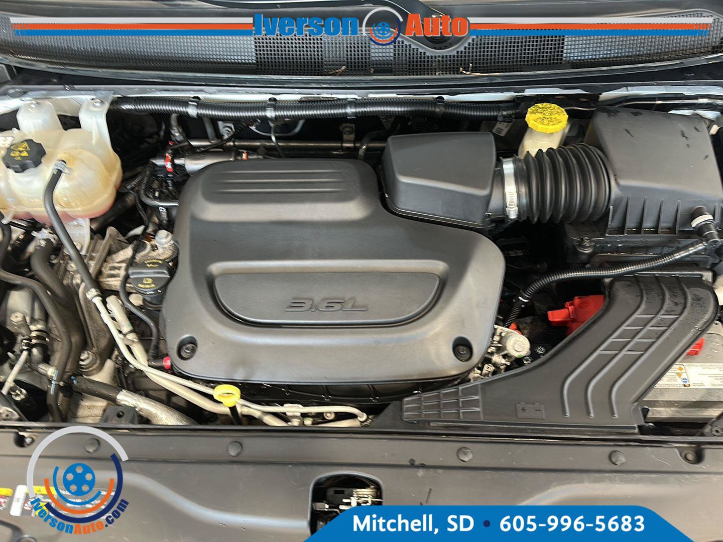Used 2023 Chrysler Voyager LX FWD image 10