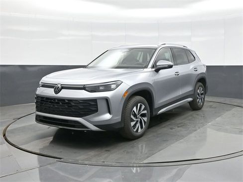 New 2026 Volkswagen Tiguan S image 3