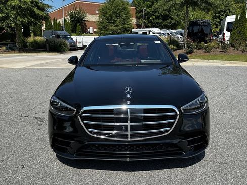 Certified 2025 Mercedes-Benz S 580 4MATIC Sedan image 3