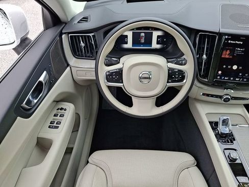 Certified 2023 Volvo XC60 B5 Ultimate w/ Climate Package AWD/4WD image 12