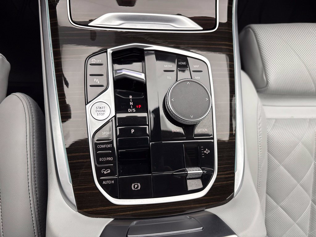 Used 2024 BMW X7 xDrive40i w/ M Sport Package AWD/4WD image 42