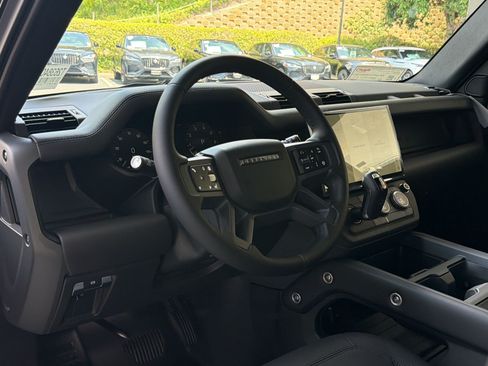 New 2026 Land Rover Defender 130 X-Dynamic SE AWD/4WD image 4