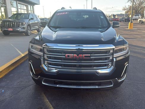 Used 2023 GMC Acadia SLE w/ Driver Convenience Package image 8