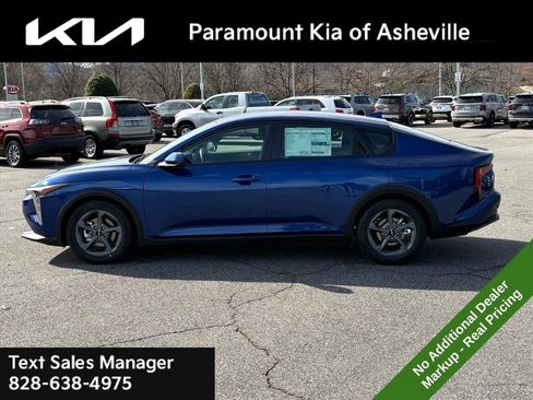 New 2025 Kia K4 LXS image 3