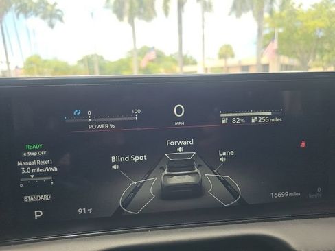 Used 2024 Nissan Ariya AWD image 7