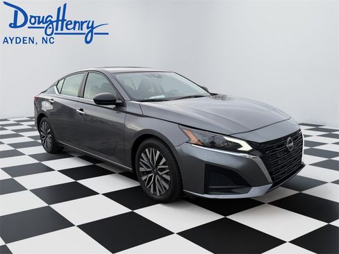 Used 2024 Nissan Altima 2.5 SV image 7