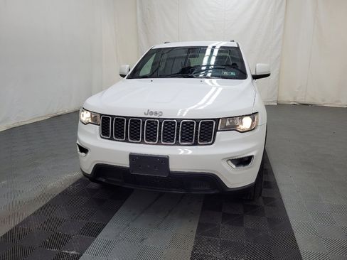 Used 2019 Jeep Grand Cherokee Laredo w/ Security & Convenience Group AWD/4WD image 15