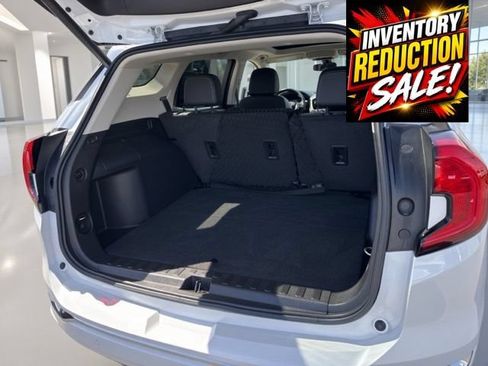 Used 2023 GMC Terrain Denali w/ Denali Premium Package AWD/4WD image 14
