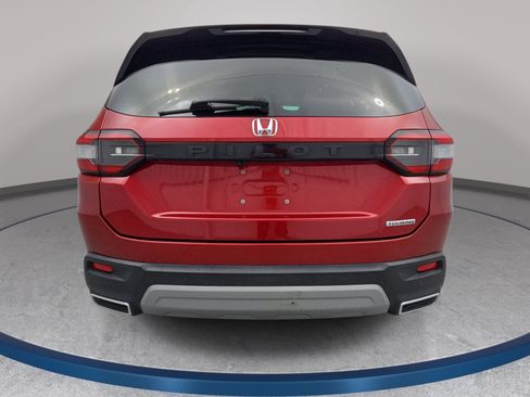 Used 2024 Honda Pilot Touring image 6