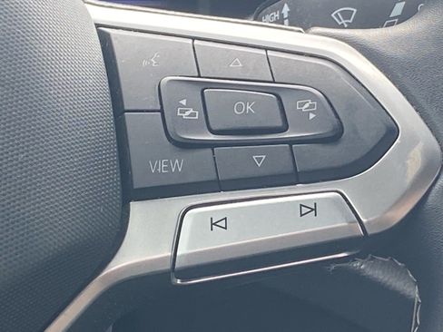 Certified 2023 Volkswagen Atlas Cross Sport SE w/ Panoramic Sunroof Package AWD/4WD image 7