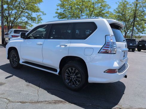 Used 2020 Lexus GX 460 Premium w/ Premium Package AWD/4WD image 3