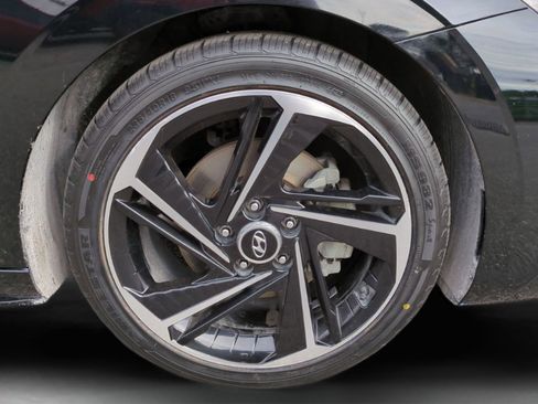 Certified 2023 Hyundai Elantra N Line image 11