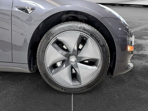 Used 2018 Tesla Model 3 Long Range RWD image 34