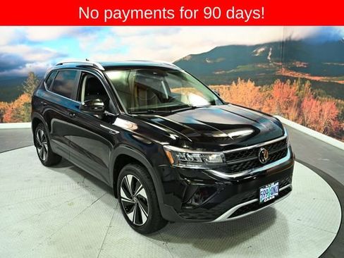 Used 2024 Volkswagen Taos SE image 2