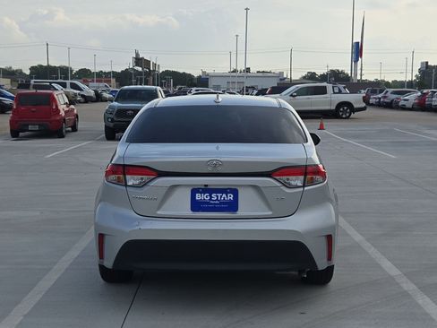Used 2024 Toyota Corolla LE FWD image 5