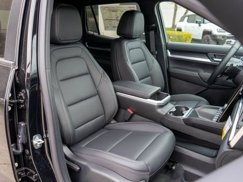 New 2026 GMC Terrain Elevation w/ Elevation Premium Package image 9