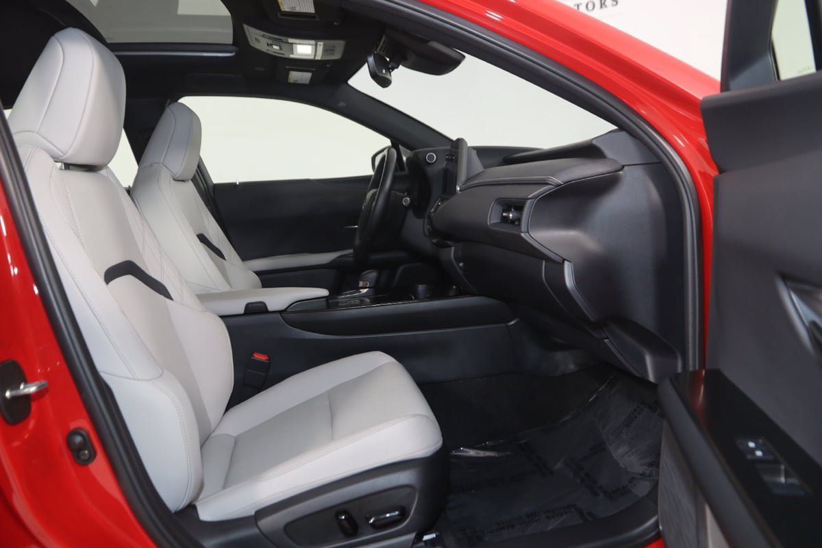 Used 2025 Lexus UX 300h FWD w/ Accessory Package (Z1) image 13