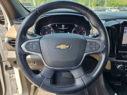 Used 2022 Chevrolet Traverse Premier FWD image 23