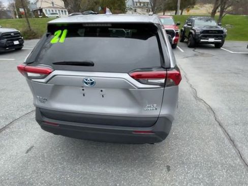Certified 2021 Toyota RAV4 XLE w/ Convenience Package AWD/4WD image 7