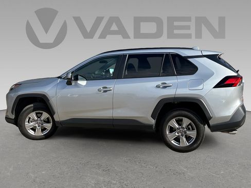 Used 2022 Toyota RAV4 XLE image 7