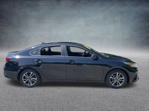 Used 2024 Kia Forte LXS FWD image 5