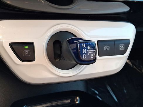 Used 2018 Toyota Prius Three image 14