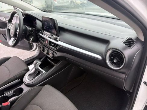 Used 2022 Kia Forte LXS image 22
