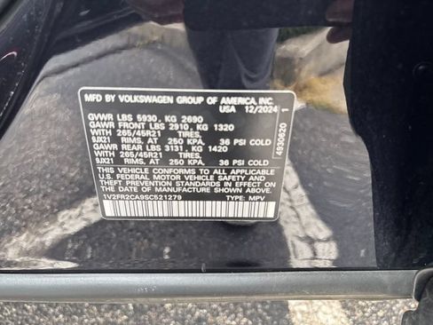Certified 2025 Volkswagen Atlas SEL Premium R-Line AWD/4WD image 33