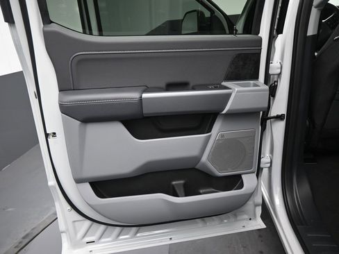 New 2026 Ford F250 XLT image 19