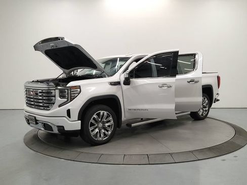 Used 2024 GMC Sierra 1500 Denali w/ Denali Reserve Package AWD/4WD image 13