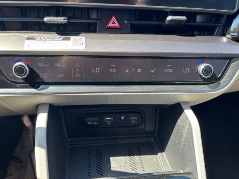 Used 2023 Kia Sportage EX FWD image 25