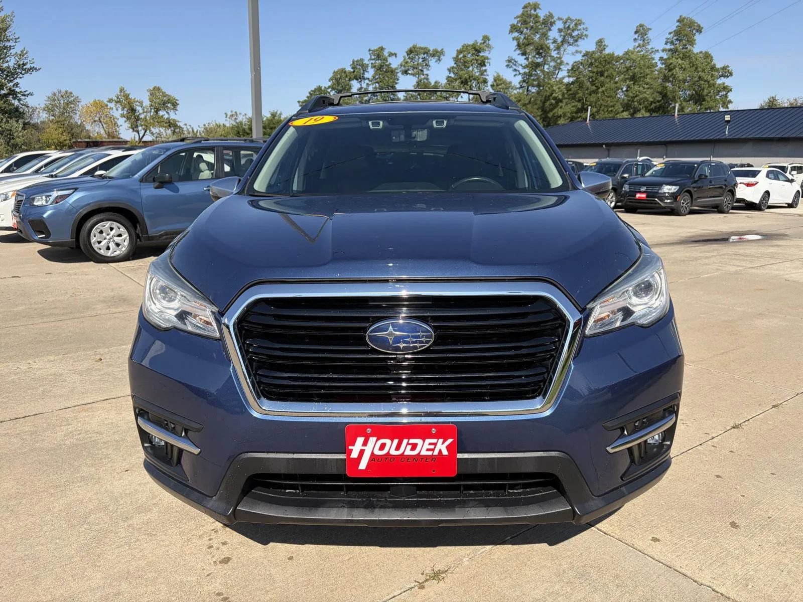 Used 2019 Subaru Ascent Touring AWD/4WD image 2
