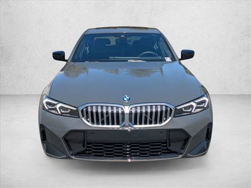 Used 2025 BMW 330i Sedan w/ M Sport Package RWD image 5