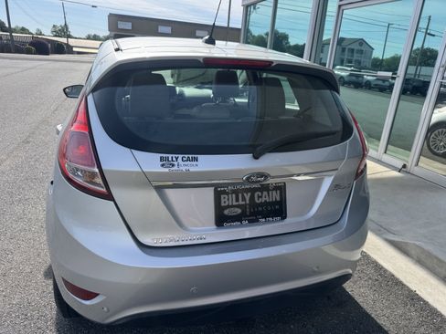 Used 2016 Ford Fiesta Titanium FWD image 3