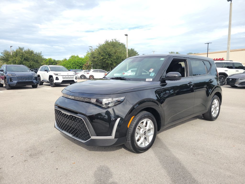Certified 2024 Kia Soul LX w/ Option Group 015 FWD image 31