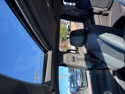 Used 2023 Chevrolet Silverado 2500 LTZ w/ LTZ Plus Package image 19