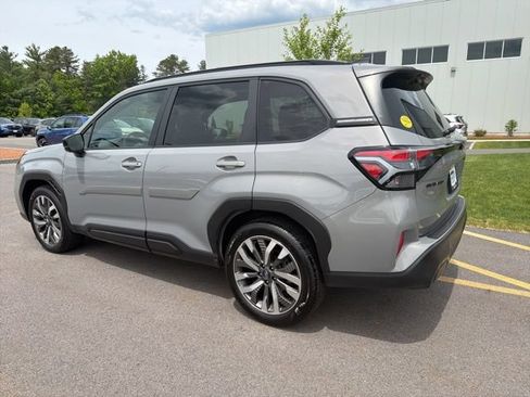 Used 2025 Subaru Forester Touring AWD/4WD image 7