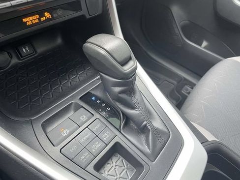 Used 2019 Toyota RAV4 XLE AWD/4WD image 33