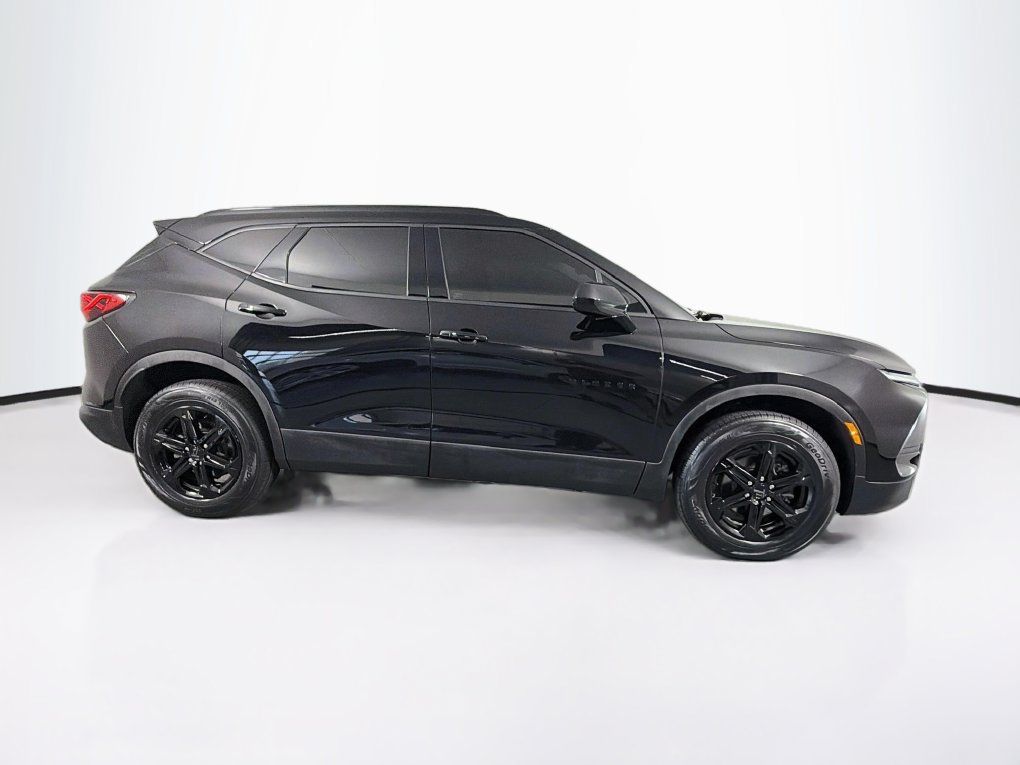 Used 2023 Chevrolet Blazer LT w/ Midnight/Sport Edition AWD/4WD image 10