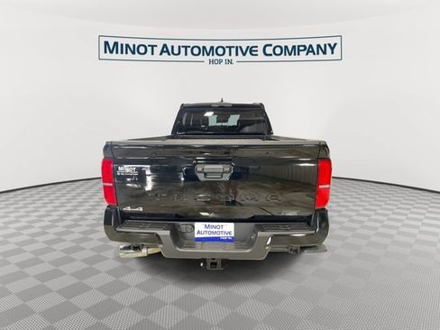 Used 2026 Toyota Tacoma SR5 AWD/4WD image 8