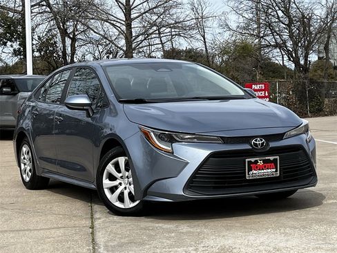 Used 2024 Toyota Corolla LE image 1