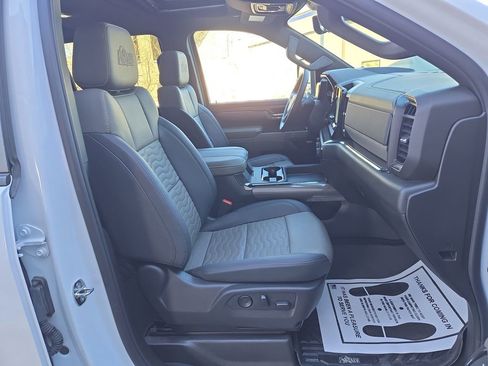 Used 2024 Chevrolet Silverado 2500 ZR2 w/ ZR2 Bison Edition image 17